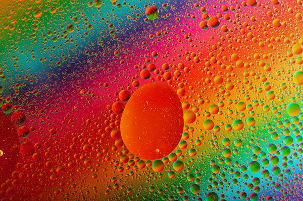 How Can You Create a Vibrant Beetroot Hummus with Tahini and Garlic?